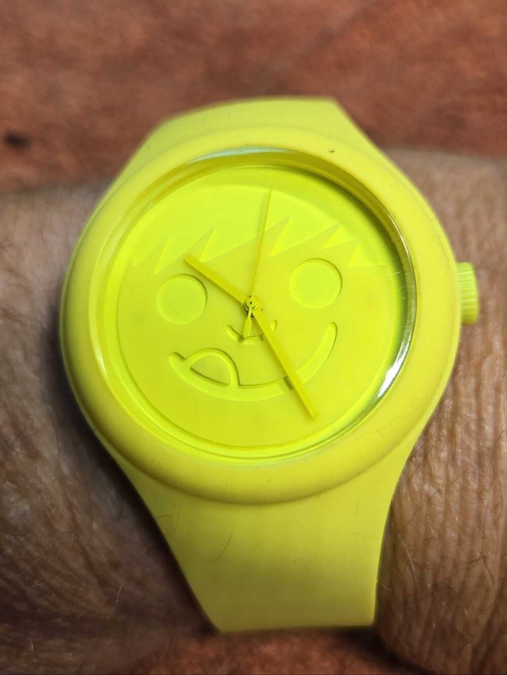 Neff Timely Quartz Yellow Sucker Face Dial Watch w/New Battery